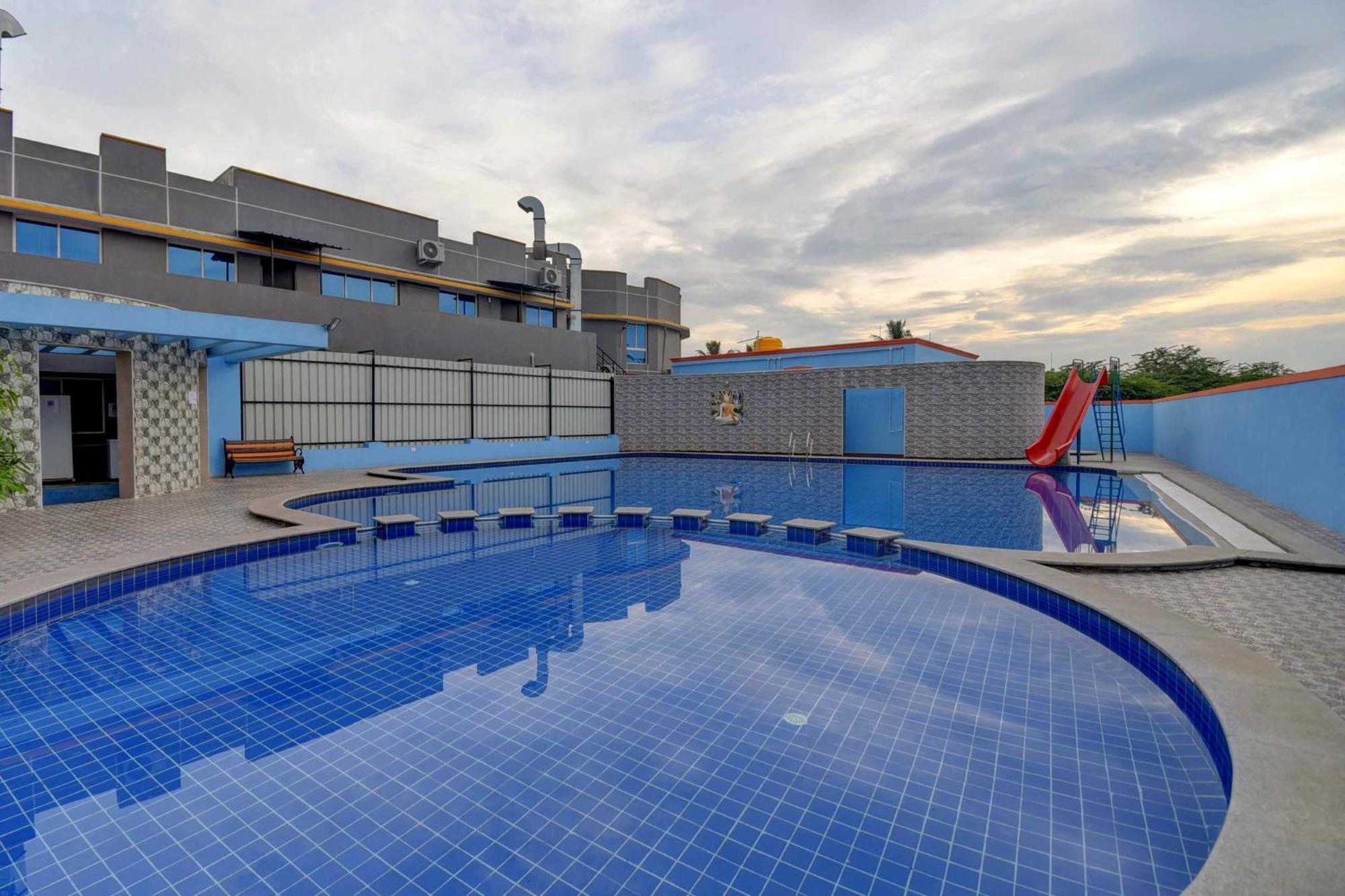 Collectipn O Pradee Queen Resort チェンナイ エクステリア 写真